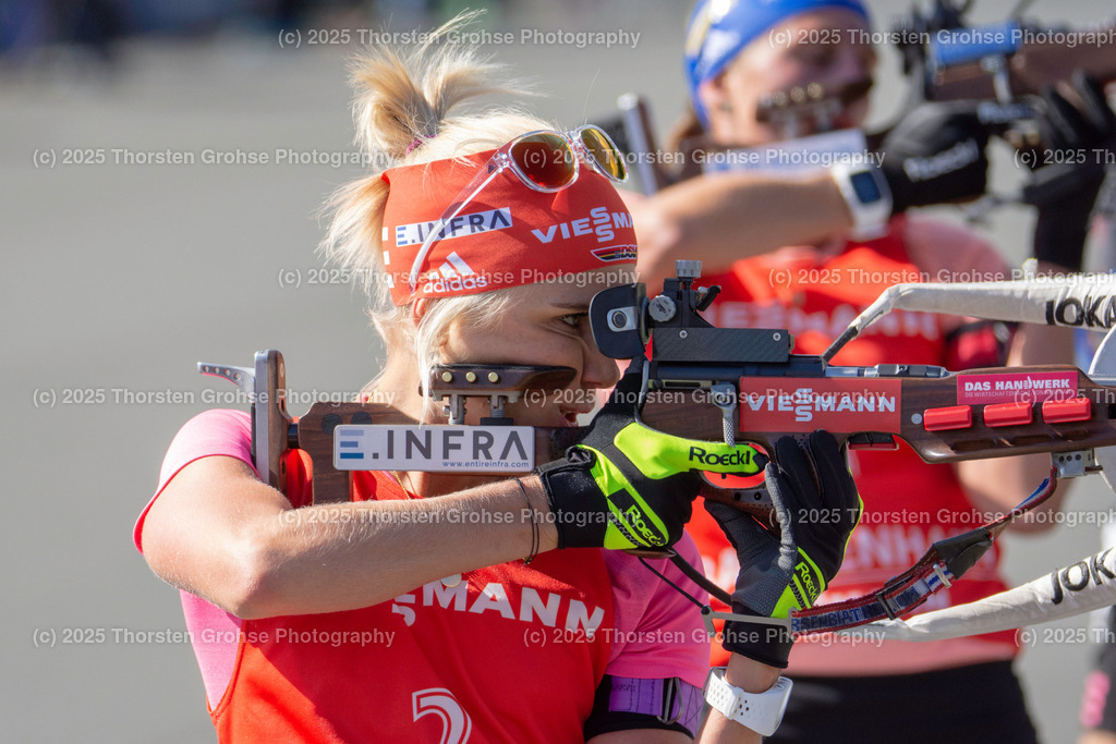 Deutsche Meisterschaften Biathlon 2018 | Deutsche Meisterschaften Biathlon 2018, Massenstart Frauen am 15.09.2018 in der DKB SKI ARENA in Oberhof, (Deutschland)

Bild: Karolin Horchler vom WSV Clausthal-Zellerfeld / BwB (2) - Realisiert mit Pictrs.com