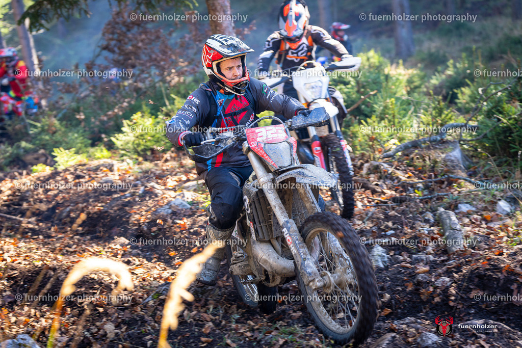fuernholzer_241026-C2-105 | Fotografische Impressionen von der Red Stag Enduro Extreme by fuernholzer-photography.com. Endurosport in Österreich fotografisch festgehalten von fuernholzer. Auftragsfotografie für Private, Gewerbefotos und Industriefotografie. Eventfotografie, Sportfotografie und Motorsportfotografie. Anbieter von Fotoworkshops, Fototraining, fotografischen Vorträgen und Fotoseminaren.