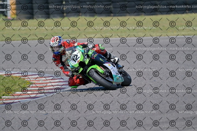 26BT01-1405 | 012 - Realisiert mit Pictrs.com