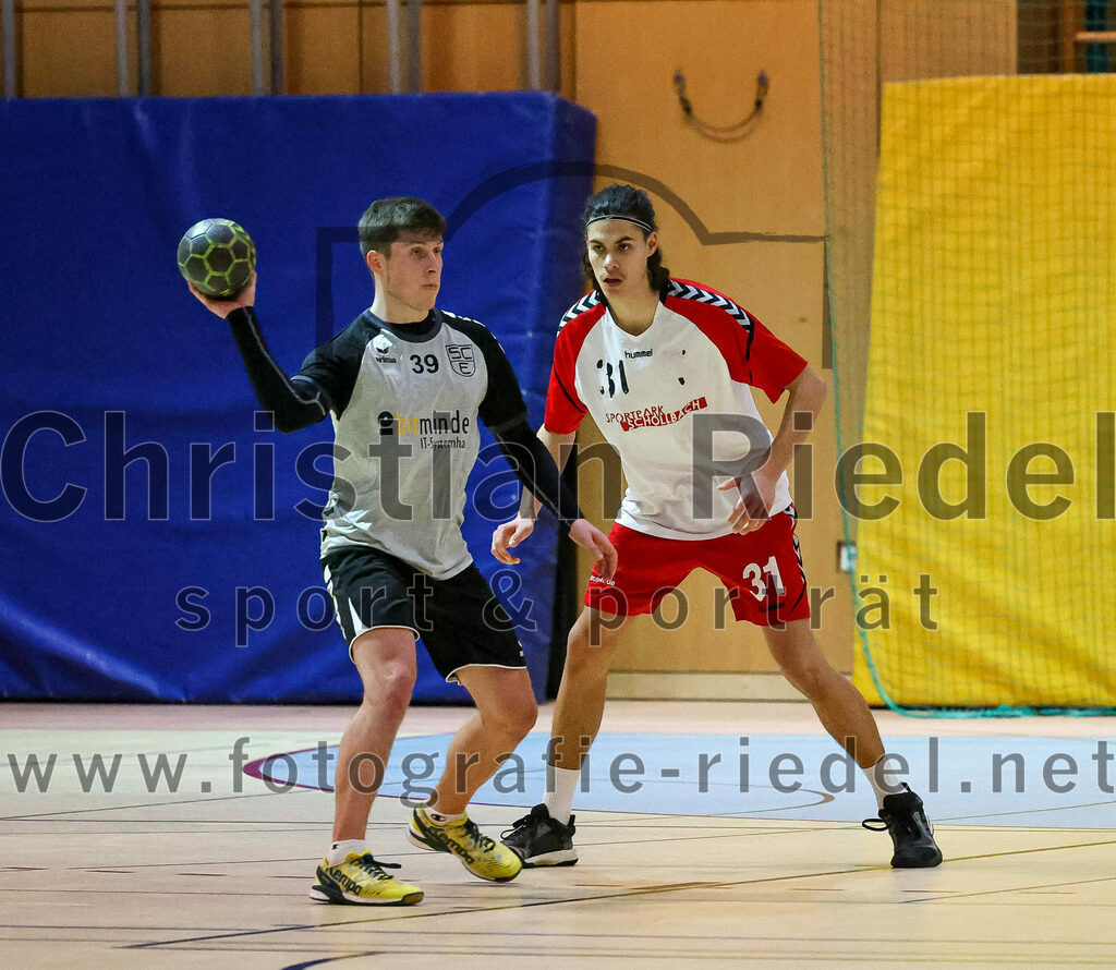 2023-01-21_114_SpVgg_Altenerding_gegen_SC_Eching | Erding, Deutschland, 21.01.2023:
Handball, Bezirksoberliga Männer 2022 / 2023, 12. Spieltag, SpVgg Altenerding gegen SC Eching, Endergebnis: 29:34

Christoph Weilbach (SC Eching, #39), Luis Leitner (SpVgg Altenerding, #31)

Foto: Christian Riedel / fotografie-riedel.net