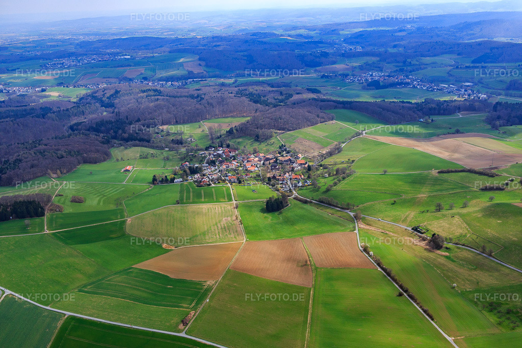 Luftbild: Dorfansicht aus Westen im Ortsteil Neutsch in Modautal im Bundesland Hessen in Deutschland. Foto: IMG_077223.jpg vom 12.04.2015 durch Werner Riehm/FLY-FOTO.de