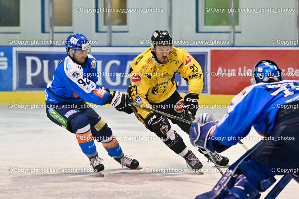 ESC SPARKASSE STEINDORF vs. MET PHOTOVOLTAIK HORNETS SPITTAL | #92 Ratz Patrick ESC Steindorf, #23 Sodja Urban EC Hornets Spittal, #70 Moser Lukas ESC Steindorf, ESC SPARKASSE STEINDORF vs. MET PHOTOVOLTAIK HORNETS SPITTAL, ESC SPARKASSE STEINDORF vs. MET PHOTOVOLTAIK HORNETS SPITTAL am 22.11.2025 in Steindorf (Ossiachersee Halle), Austria, (Photo by Bernd Stefan)