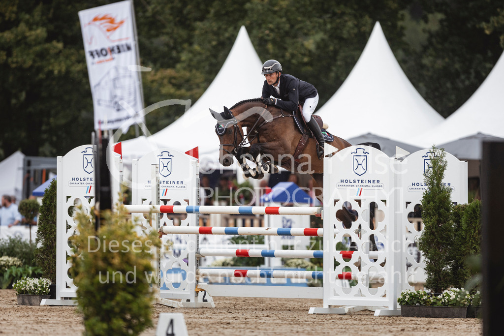 240906_BuCha_Quali-5j-436 | Deine schönsten Turniermomente als professionelle Fotos! Entdecke hochwertige Pferdesport-Fotografie im Online-Shop. Jetzt Fotos finden & bestellen!