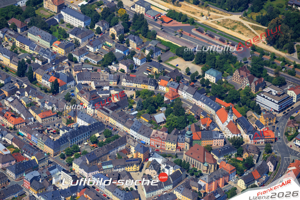 Die Luftaufnahme der Stadt Wunsiedel wurde vom UL-Flugzeug heraus erstellt ( keine Drohne )- hohe Auflösung für beste Qualität