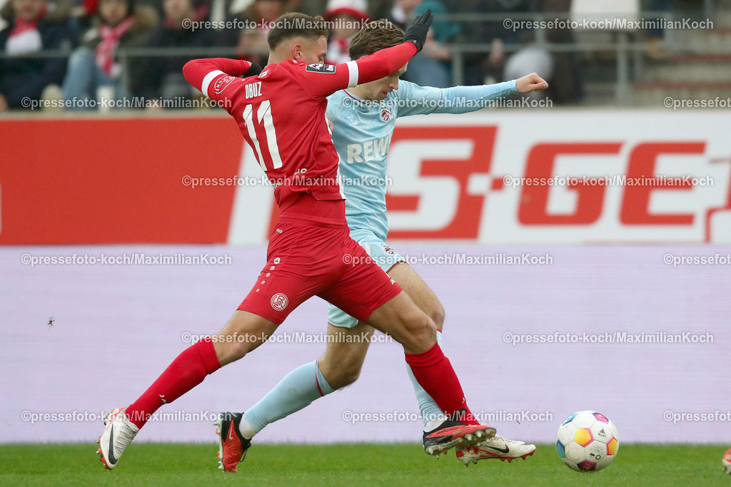 RWE06012401009 | 06.01.2024, Essen, Fußball, Herren, Stadion an der Hafenstraße, Testspiel, Rot-Weiss Essen – 1. FC Köln:  Marvin Obuz (Rot-Weiss Essen) gegen Noah Katterbach (1.FC Köln)
DFB regulations prohibit any use of photographs as image sequences and or quasi-video.
