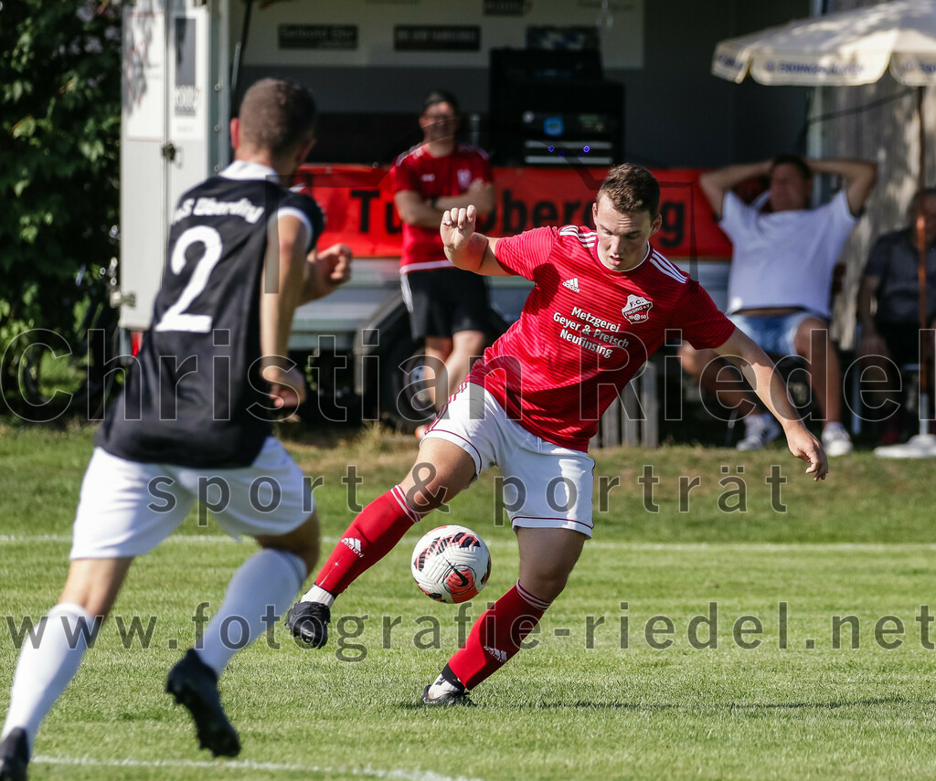 2023-08-20_108_TuS_Oberding_gegen_FC_Finsing_II | Oberding, Deutschland, 20.08.2023:
Fußball, Kreisklasse 2023 / 2024, 3. Spieltag, TuS Oberding gegen FC Finsing II, Endergebnis: 1:1

Thomas Obermaier (FC Finsing, #10)

Foto: Christian Riedel / fotografie-riedel.net