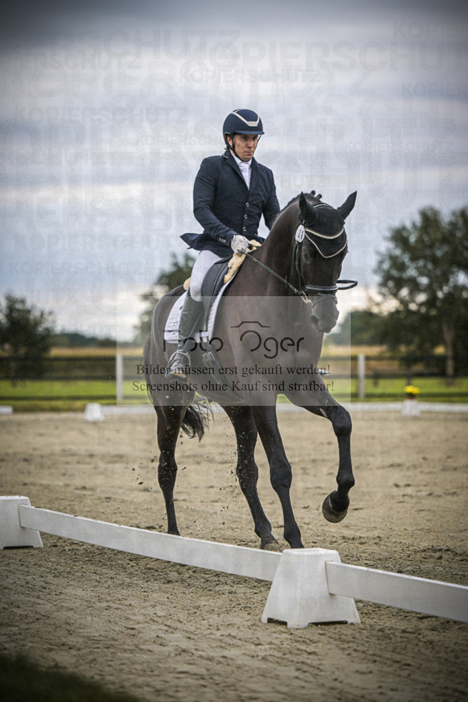 DOS_1458 | Entdecke hochwertige Reitturnierfotos von Foto Oger. Professionell, emotional und authentisch – jetzt Lieblingsmomente im Shop bestellen.Deutschlandweite Turnierfotografie. - Realisiert mit Pictrs.com