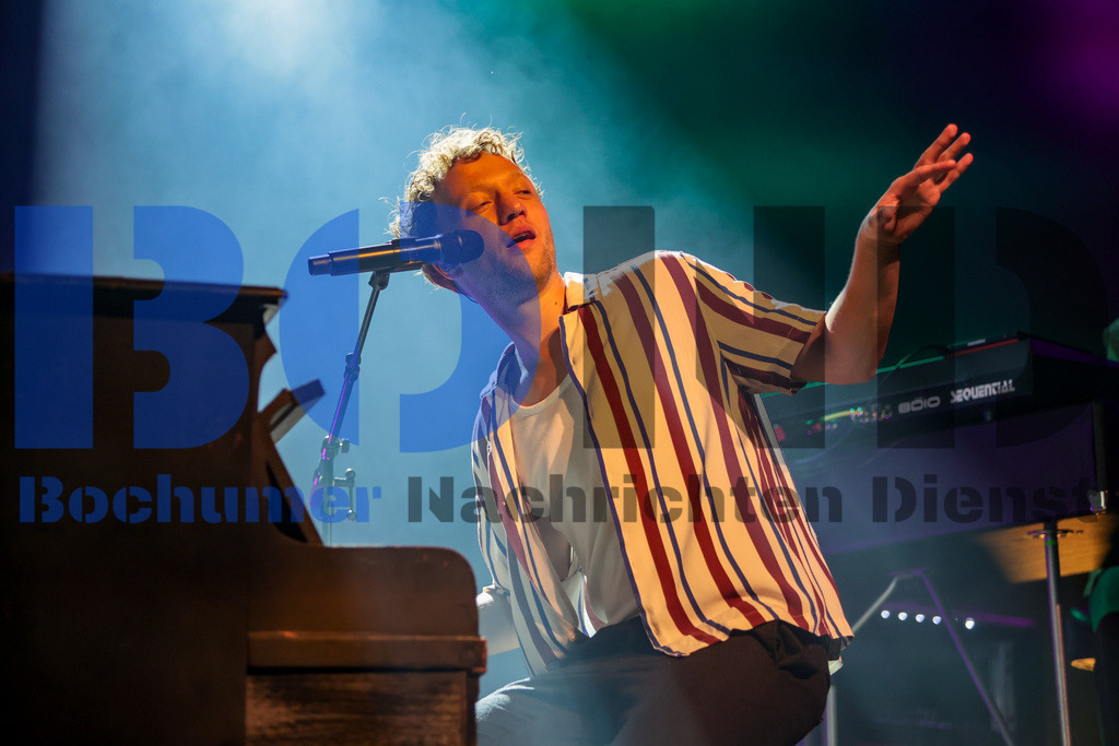 Zeltfestival Ruhr 2024 - Joris  {date} -  | {headline}(Foto: Sebastian Sendlak / BOND) - Realisiert mit Pictrs.com