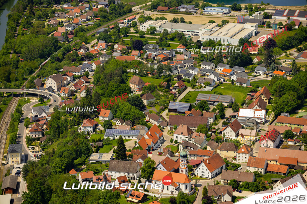 Das Luftbild zeigt  Kellmünz an der Iller - Die Luftaufnahme wurde 2023 vom UL-Flugzeug aus erstellt ( keine Drohne ) - Hochauflösende Luftaufnahme - Für grossformatige Ausdrucke geeignet. Die Geschenkidee !Mit Lizenz und Bildrechte bestellbar