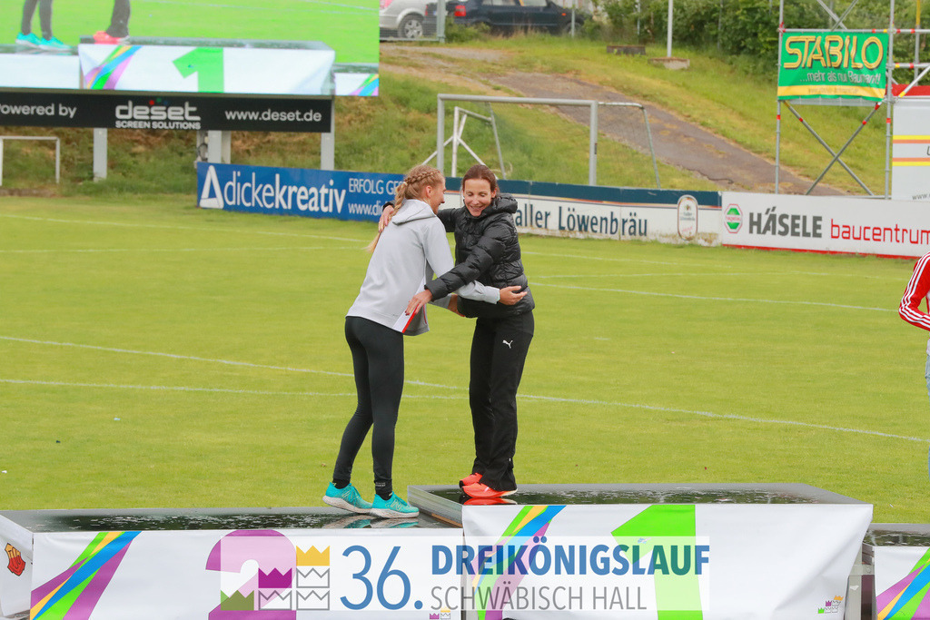 Siegerehrung Optima Sport Park | 3königslauf 2022 Siegerehrung - Realisiert mit Pictrs.com
