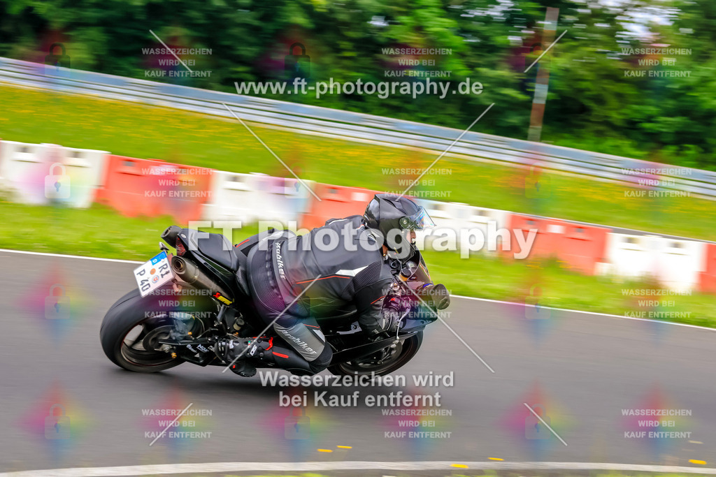 VBK-7058 | Hier findet Ihr Bilder von Touristenfahrten auf der Nürburgring Nordschleife oder von anderen Veranstaltungen die ich besucht habe. Viel Spass beim Durch Schauen 