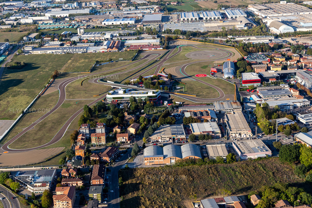 Aerial view: Formula 1 race track of Ferrari, Pista di Fiorano, Circuito di Fiorano in Maranello in the state Modena, Italy.Photo: IMG_134611.jpg taken on 09/19/2022 by Werner Riehm/FLY-FOTO.comResolution of the original: 5237 x 3492 pxWWW.FERRARI.COM
