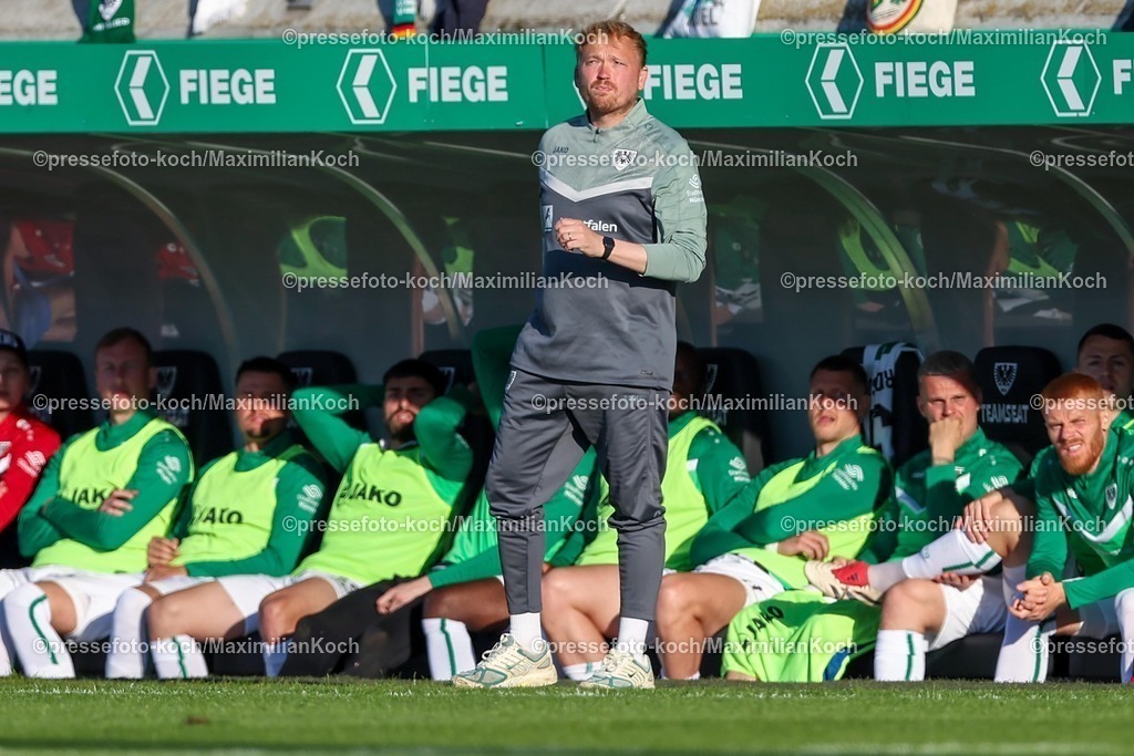 SCP09052502253 | 09.05.2025, Fußball, Preußen Münster - Hertha BSC, 2. Fußball Bundesliga, 33. Spieltag, Preußenstadion, Saison 2024 2025: Kieran Schulze-Marmeling (Trainer Preussen Muenster)DFB regulations prohibit any use of photographs as image sequences and or quasi-video.