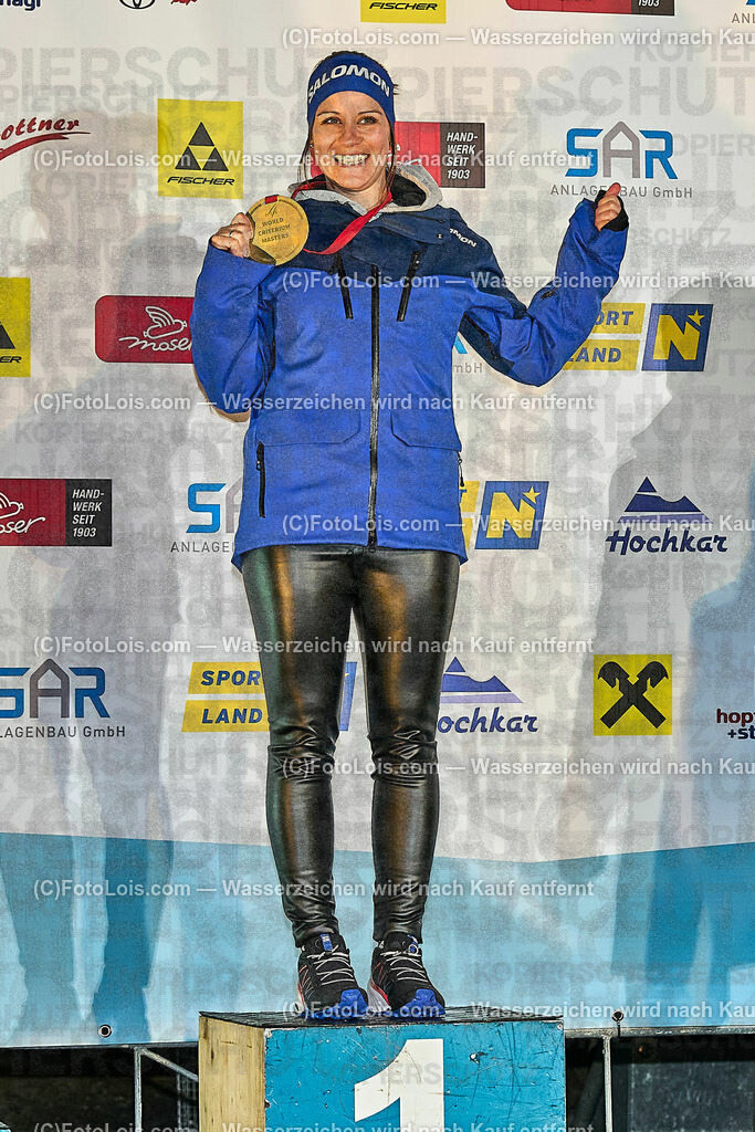 ALP2327_FMC-GS_Kat-C_Siegerehrung | (C)FotoLois.com, Alois Spandl, World Criterium Masters Ski Alpin 2023 Hochkar, WellcomeFeier mit Siegerehrungen Slalom A + GiantSlalom C, Mo 20. März 2023.