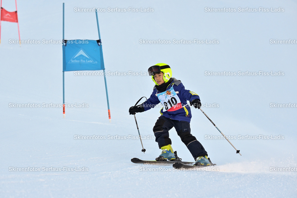 SRF_25.12.2025_0036 | Skirennfotos,Serfaus,Fiss,Ladis,Kinderskirennen,Winter,Tirol,Oberland,skirace,SFL,feelfree,weil wir's genießen,ski,Ski,skifahren,Sonnenplateau, - Realisiert mit Pictrs.com
