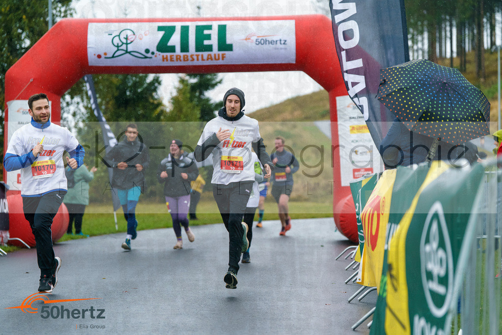 50Hertz-Zielbilder Herbstlauf | Rennsteig-Herbstlauf am 5. Oktober 2025 - Neuhaus/Rwg. nach Masserberg