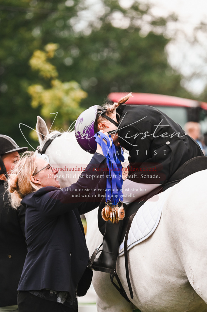 DSC_7457 | Pferde- und Turnierfotografie in Westsachsen. Pferdeportraits, Auftragszeichnungen und intuitive Kunst.