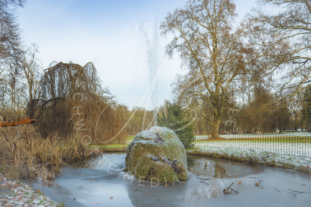 2025-01-04 Hemmingen Brunnen 005 | Schwotte Media - Realisiert mit Pictrs.com