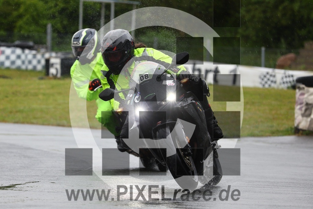 top-20260512_01724 | Schöne Erinnerungen an spannende Momente - das festzuhalten ist unser Job. PIXELrace.de ist seit 2003 auf den Rennstrecken Europas unterwegs um die Action draußen beim Fahren und die wunderbare Stimmung imm Fahrerlager für euch einzufangen.
