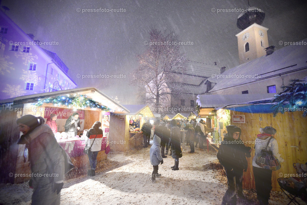 -10-news-2022-Dez10-Weihnachtsmarkt-Reutte-WTV_6574 | Info aus dem Bezirk Reutte/Ausserfern Tirol sowie eine umfangreiche Bilddatenbank über die gesamte Region: Lechtal, Talkessel Reutte, Tannheimertal, Zwischentoren. Lech, Plansee, Zugspitze, Grenztunnel, B179, Fernpassstraße, Verkehr, Lawinen, Tradition, - Realisiert mit Pictrs.com