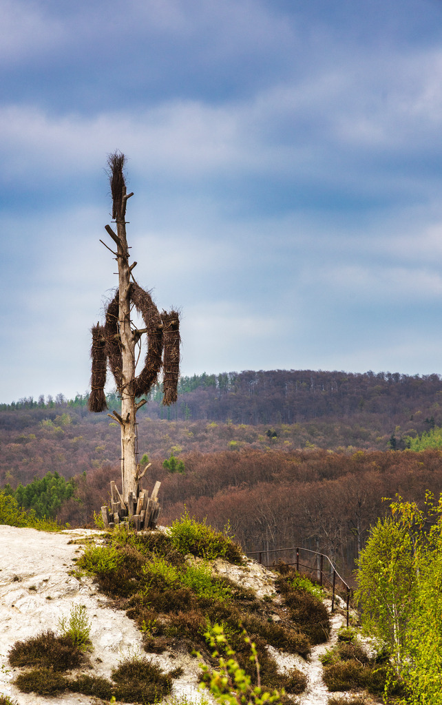 Die Queste bei Questenberg  - ein Wahrzeichen des Südharzes | Wir machen aus Ihren Bildern Erinnerungen für die Ewigkeit | Hochwertige Fotografien für Ihr zu Hause. - Realisiert mit Pictrs.com