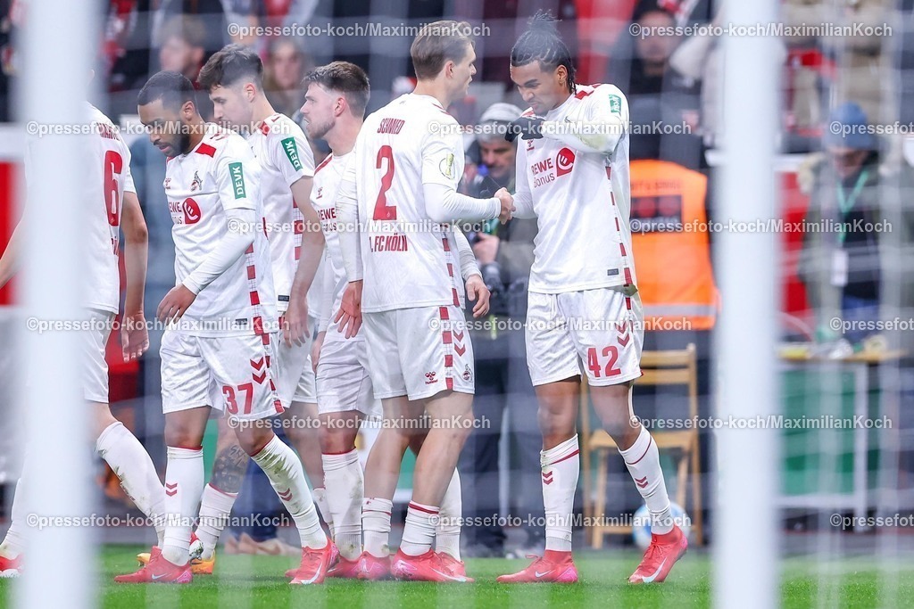 DFB05022501044 | 05.02.2025, Fußball, DFB-Pokal Viertelfinale, Bayer 04 Leverkusen - 1.FC Köln, BayArena, Saison 2024 2025: Torjubel nach dem 1:0 durch Torschütze Damion Downs (FC Köln #42) DFB regulations prohibit any use of photographs as image sequences and or quasi-video.