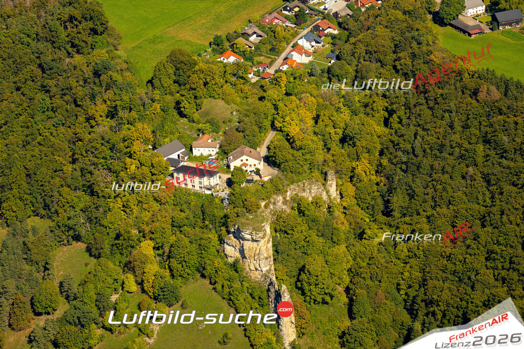 Das Luftbild zeigt : Meihern Felsen Riedenburg - Die Luftaufnahme wurde 2023 vom UL-Flugzeug aus erstellt ( keine Drohne ) - Hochauflösende Luftaufnahme - Für grossformatige Ausdrucke geeignet. Die Geschenkidee !Mit Lizenz und Bildrechte bestellbar