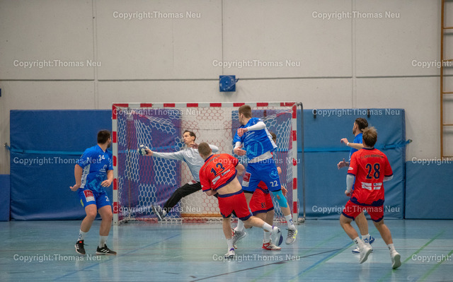 DSC_8763 | Groß-Rohrheim (Jahnstrasse),  Handball Landesliga, TVG – TV Büttelborn, der Groß Rohrheimer Nicklas Fries (13) beim Wurf,   ,, Bild: Thomas Neu
