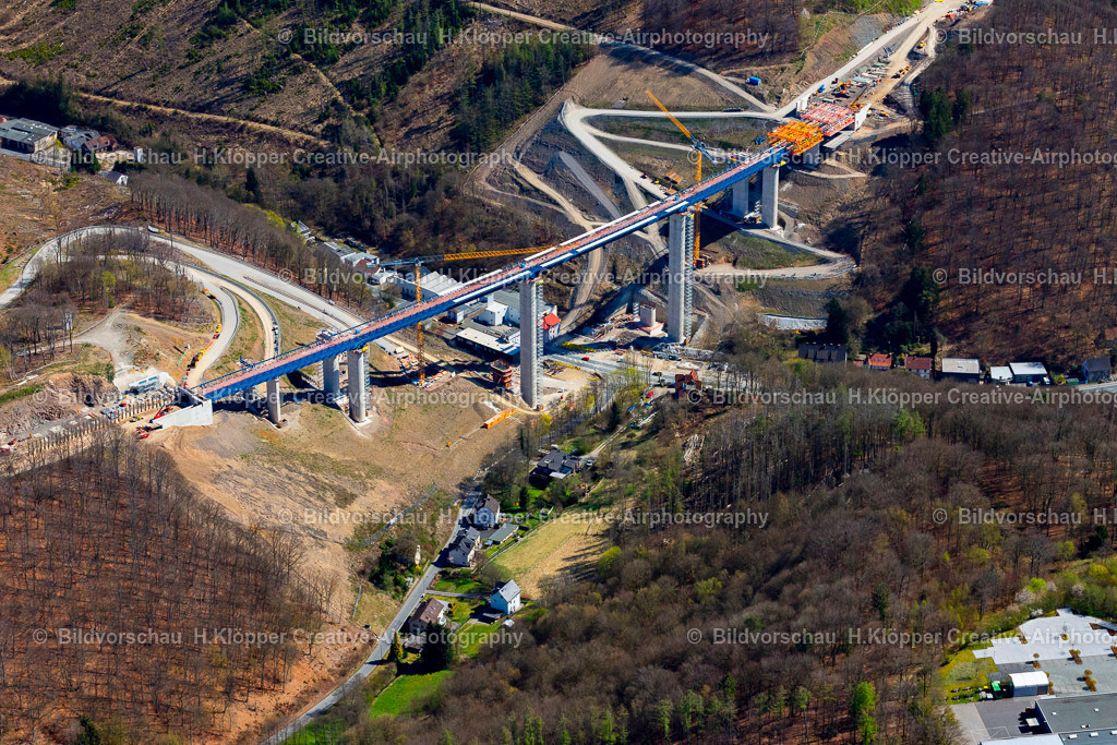 Luftbilder Lüdenscheid-0315 | Luftaufnahme Baustelle zum Sanierung und Instandsetzung des Autobahn- Brückenbauwerk " Talbrücke Rahmede " in Oberrahmede - Realisiert mit Pictrs.com