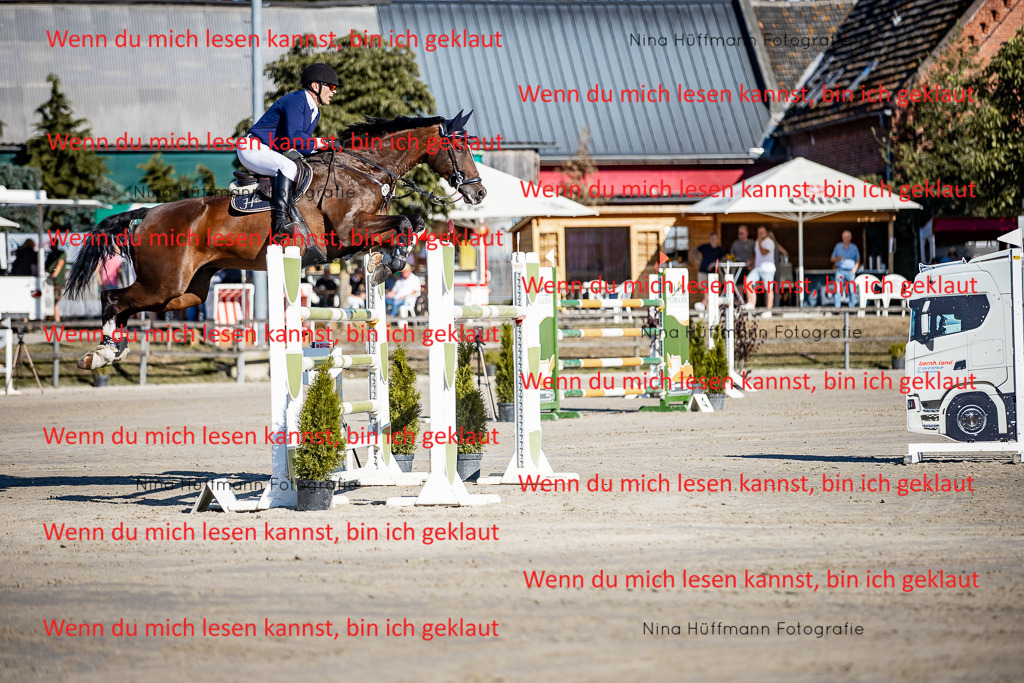 BK1A8125 | Turnierbilder Turnierfotos Nina Hüffmann Turnierfotografie Pferdefotografie Tierzeichnung Haustierzeichnung Pferdezeichnung Hundezeichnung Videograf  - Realisiert mit Pictrs.com