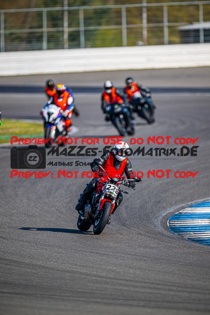 MaZZes_FotoMatrix_230410_3138 | INST