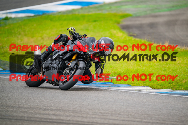 MaZZes_FotoMatrix_240701_6007705_6236 | WEISS