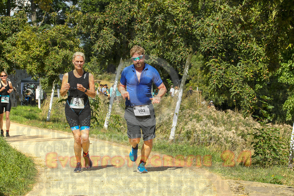 250824_1243_EX1_0319 | Sportfotografie im Rhein-Sieg Kreis, Köln, Bonn, NRW, Rheinland Pfalz, Hessen, etc. Unser Tätigkeitsfeld umfasst den Laufsport vom Volkslauf über den Marathon, Duathlon, Triathon bis zum Ultralauf wie Kölnpfad Ultra oder Schindertrail.