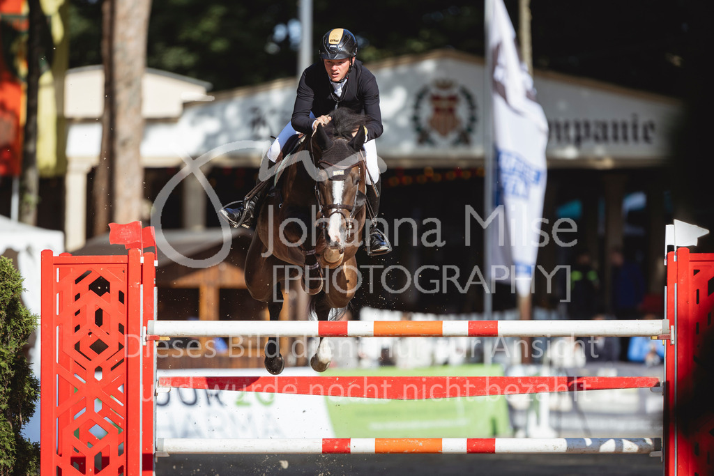 240915_OWLCh_MT-405 | Deine schönsten Turniermomente als professionelle Fotos! Entdecke hochwertige Pferdesport-Fotografie im Online-Shop. Jetzt Fotos finden & bestellen!