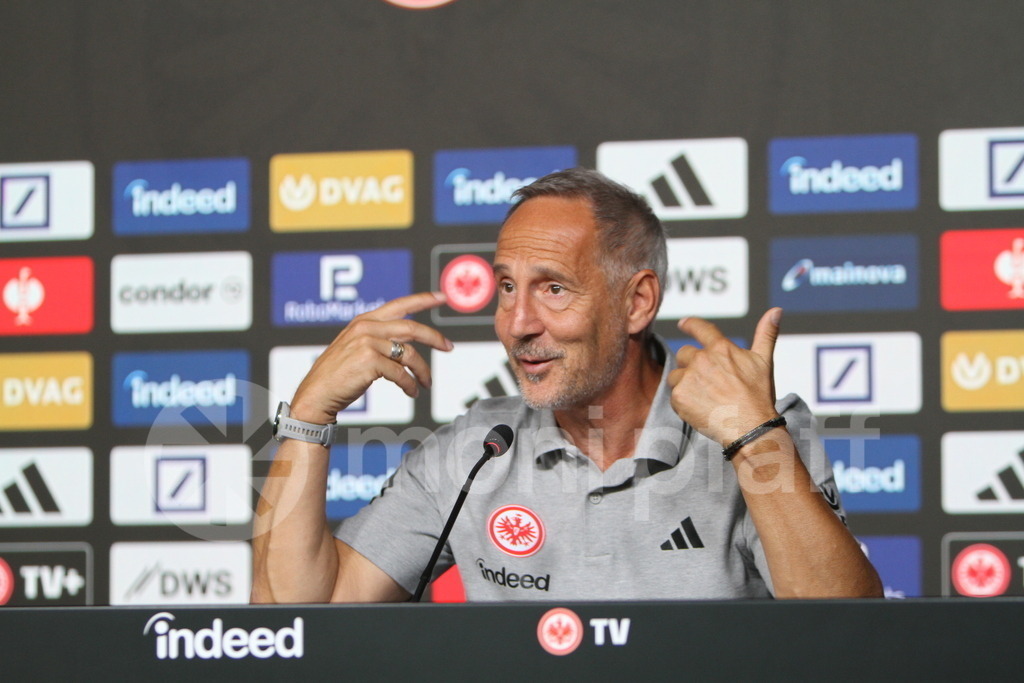Eintracht Frankfurt Trainer Adi Hütter | Online-Shop | monipfaff.de - Realisiert mit Pictrs.com