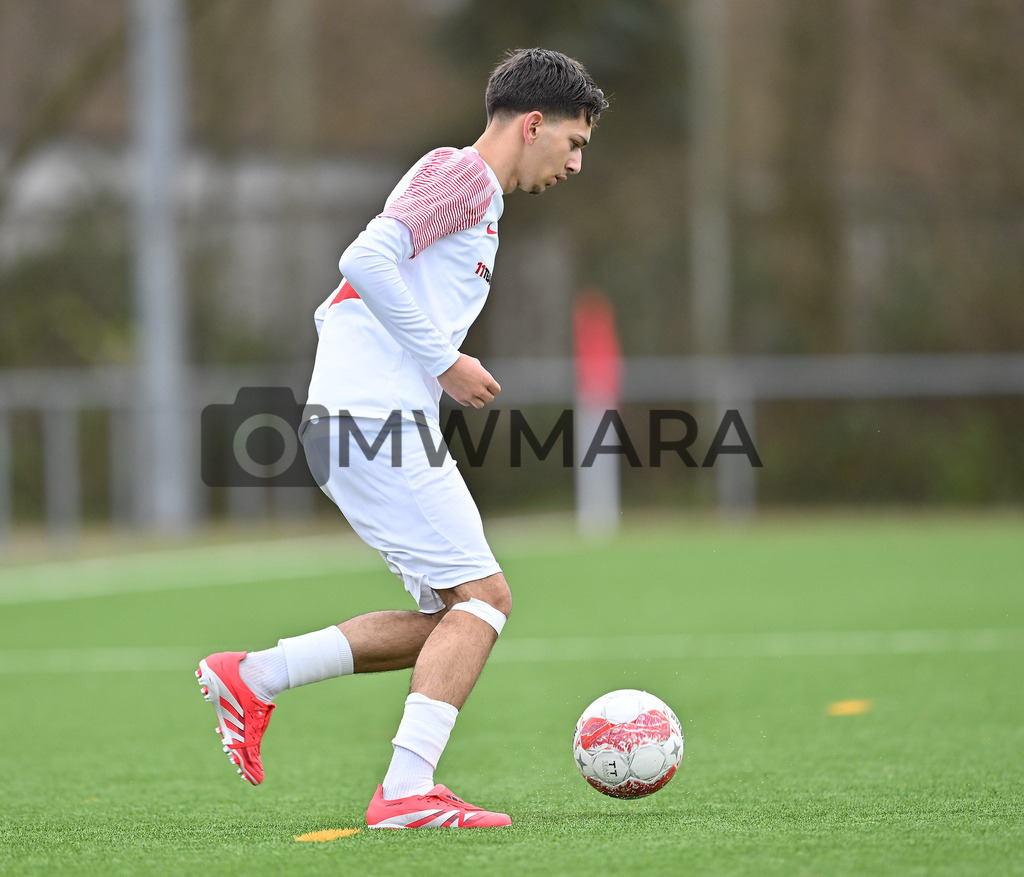 Fussball I Herren I Saison 2025-2026 I Bundesliga I 6. Spieltag I Eintracht Frankfurt - FC Bayern München  | MWMARA - Realisiert mit Pictrs.com