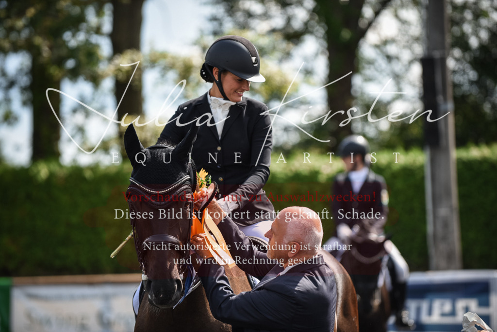 DSC_5148 | Pferde- und Turnierfotografie in Westsachsen. Pferdeportraits, Auftragszeichnungen und intuitive Kunst.