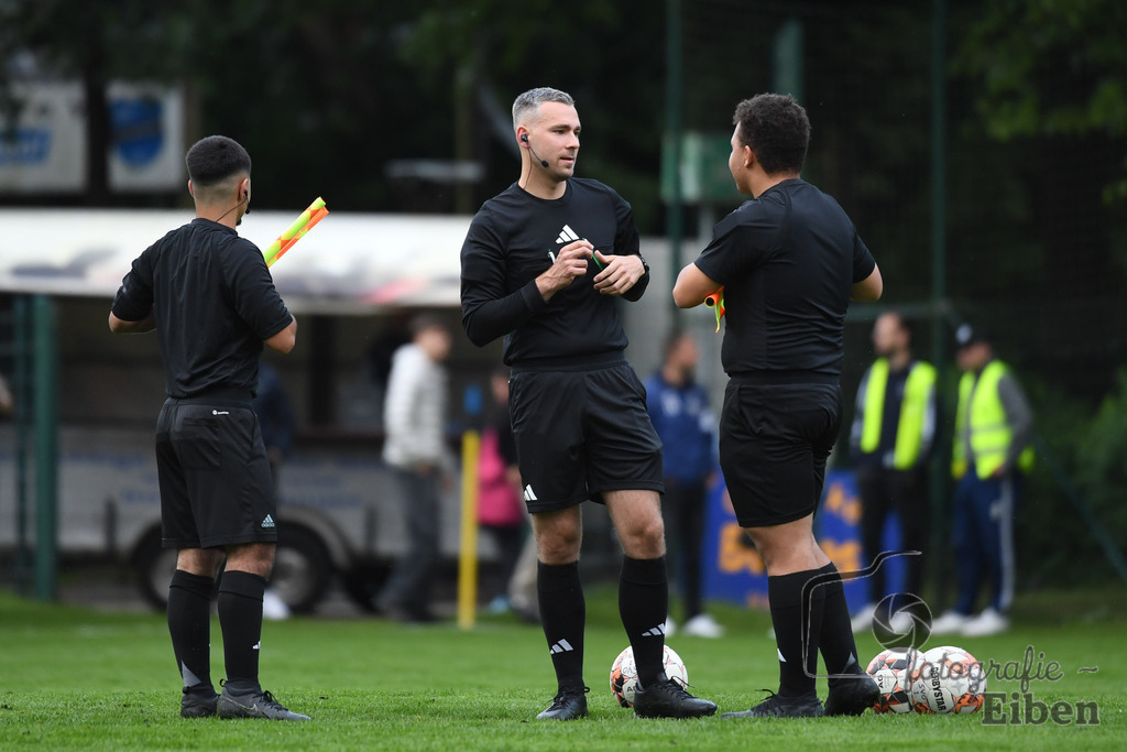 BV Bockhorn-SG FriPe | Relegation zur Kreisliga; BV Bockhorn (weiß)-SG FriPe (rot) am 05.06.2025 in Oldenburg/Ofenerdiek (Lagerstraße), Photo: Philip Eiben 2025 - Realisiert mit Pictrs.com