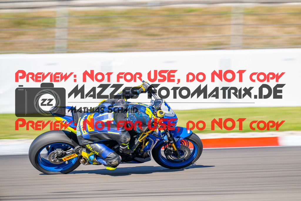MaZZes-Fotomatrix-20260906-652424 | TWIN
