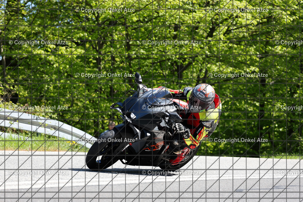 IMG_9426 | Fotograf am Kyffhäuser. Onkel Atze. Kyffhäuser Rennstrecke. Café36. Motorsportfotografie. - Realisiert mit Pictrs.com