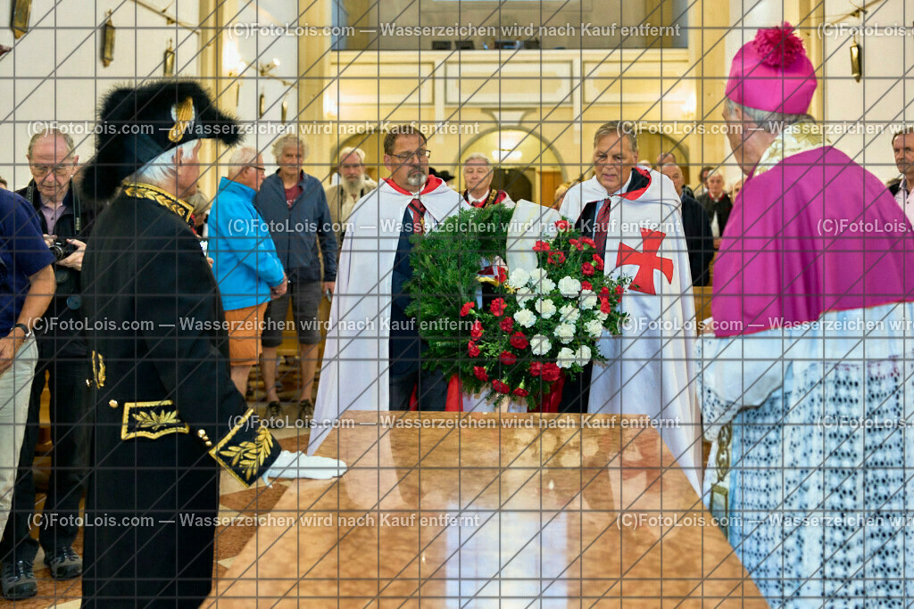 ALP3701_Jeanne de Ferrette_Kranzniederlegung_Johanna von Pfirt_Templer Orden | (C)FotoLois.com, Alois Spandl, 700stes Hochzeitsjubiläum - Albrecht II. mit Johanna von Pfirt in Thann (FR) im März 2024. Empfang des Organistionskommitees aus der Region Ferrette (Pfirt)/Thann aus dem Elsass mit Empfang durch die Stadtgemeinde und Bezirkshauptmannschaft Scheibbs im Schloss Scheibbs und anschließender Kranzniederlegung in der Kartausenkirche über der Krypta des Gründerehepaares durch Mitglieder des Templer Ordens im Beisein von Mitgliedern der Goldhaubengruppen, Fr 22. September 2023.