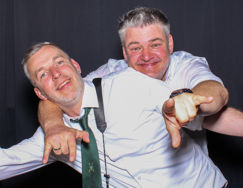 top-top.de-250628-096 | Foto, Video, Fotografie, Videografie, Fotobox, DJ, Discjockey, Musik, Musikbox, Veranstaltung, Photobooth, Amazon, Ebay, Buchtipp, Bestseller, Autor, Verlag, Buch, Wesel, Hamminkeln, NRW, Dinslaken, Rees, Drohne, Hochzeit, Party, Fotobox, Wesel, Fotograf