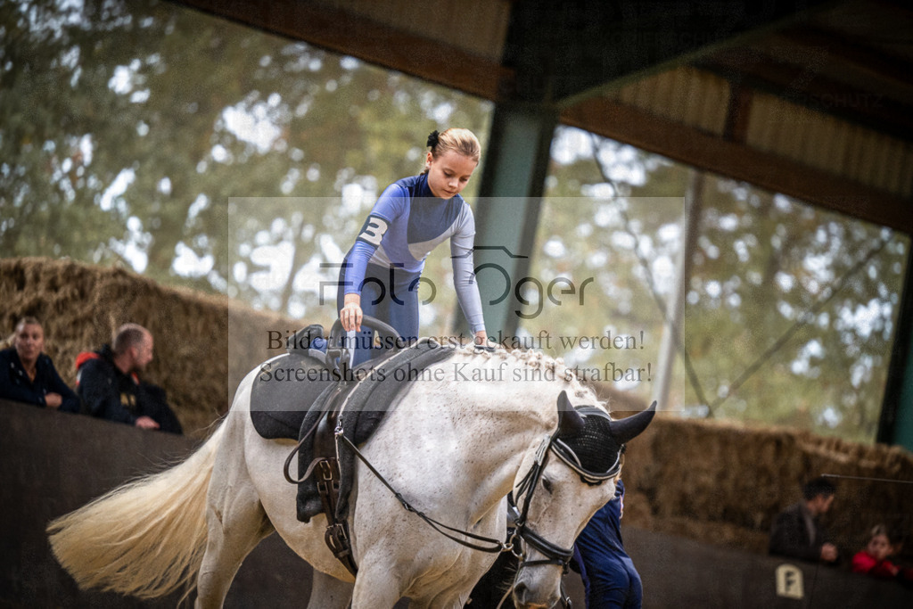 DOS_0225 | Entdecke hochwertige Reitturnierfotos von Foto Oger. Professionell, emotional und authentisch – jetzt Lieblingsmomente im Shop bestellen.Deutschlandweite Turnierfotografie. - Realisiert mit Pictrs.com