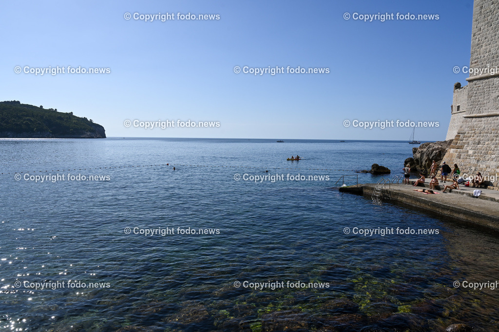 Kroatien_ Dubrovnik_ 11.10.2023-49 | 11.10.2023, Kroatien, HRV, Dubrovnik im Bild Gastronomie, Tourismus, Touristen, Sehenswuerdigkeiten, Stadtansichten



eine Stadt im suedlichen Kroatien an der Adriakueste in der Gespannschaft Dubrovnik-Nereveta. Die Altstadt wurde im Jahr 1979 von der UNESCO in die Liste des Weltkulturerbes aufgenommen.