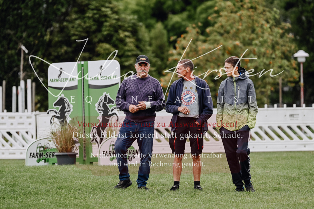 DSC_7083 | Pferde- und Turnierfotografie in Westsachsen. Pferdeportraits, Auftragszeichnungen und intuitive Kunst.