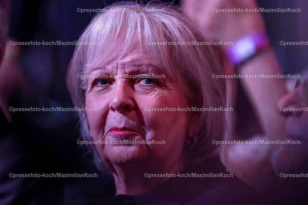 SPD21022502084 | 21.02.2025, Wahlkampfveranstaltung SPD,  Abschlusskundgebung der Sozialdemokratische Partei Deutschlands vor den Bundestagswahlen, Westfalenhalle Dortmund. Im Bild: Hannelore Kraft (SPD)