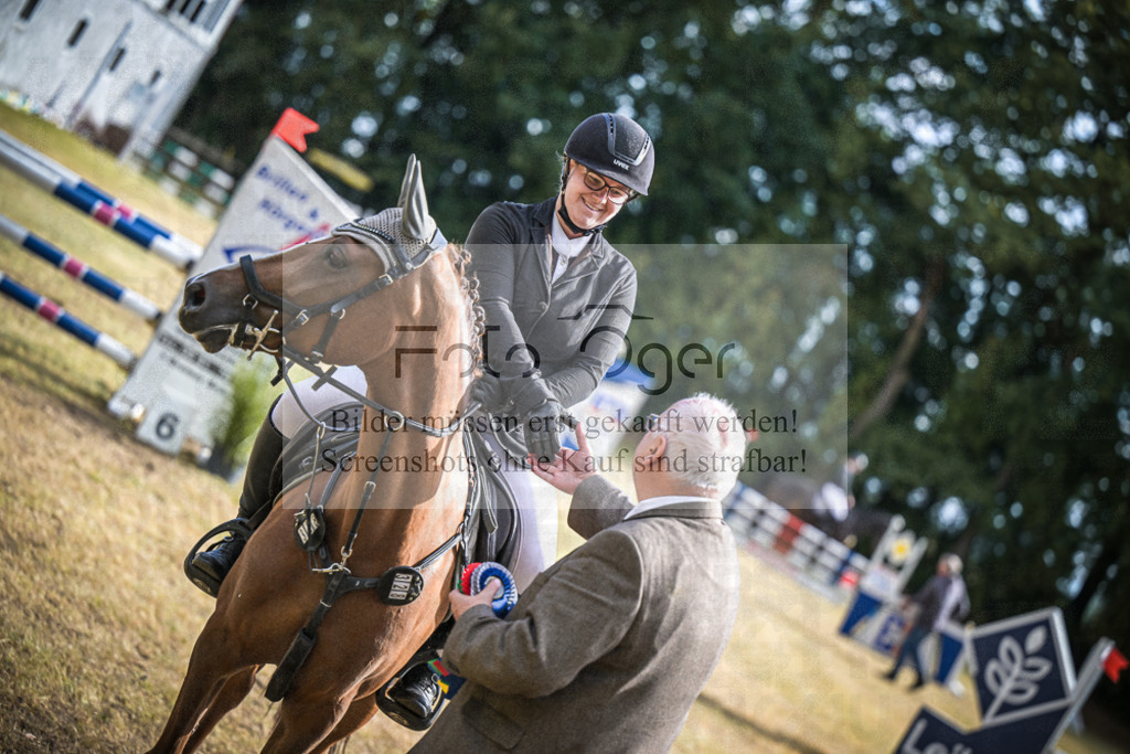 DOS_0001 | Entdecke hochwertige Reitturnierfotos von Foto Oger. Professionell, emotional und authentisch – jetzt Lieblingsmomente im Shop bestellen.Deutschlandweite Turnierfotografie. - Realisiert mit Pictrs.com