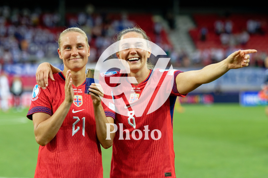 Norway v Finland - UEFA Women's EURO 2025 Group A | SION, SWITZERLAND - JULY 6: Lisa Naalsund of Norway (L)  and Vilde Boe Risa of Norway (R) gestures  during the UEFA Womens EURO 2025 Group A match between Norway and Finland at Stade de Tourbillon on July 6, 2025 in Sion, Switzerland. (Photo by Giuseppe Velletri/Sports Press Photo/Getty Images)