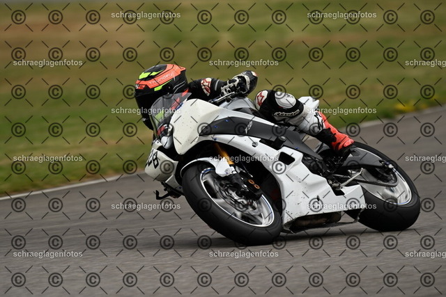 25bt02-1658 | markuskiefer.com - Realisiert mit Pictrs.com