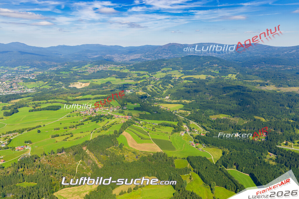 Schrägluftbild  Flanitz  Frauenau - Das Luftbild wurde 2025 vom UL-Flugzeug heraus erstellt ( keine Drohne ) - Hochauflösende Luftaufnahme -Nicht vergleichbar mit Google Maps oder Satelittenbilder- Die Geschenkidee !Mit Lizenz und Bildrechte bestellbar